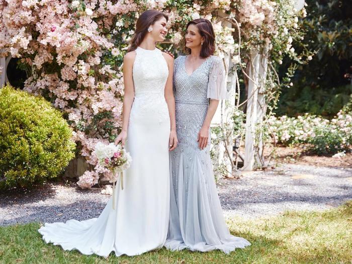 Mother of bride outdoor wedding dress