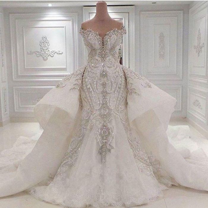 Mermaid wedding dress with long train