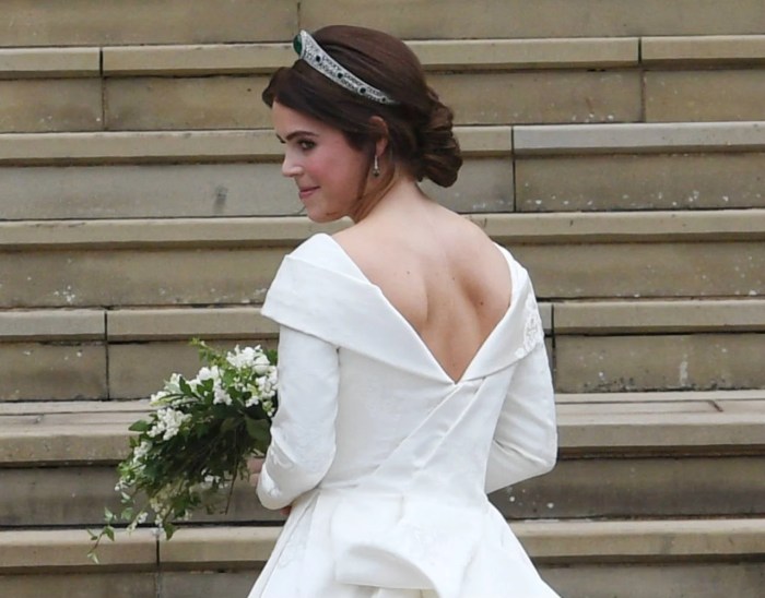 Princess eugenie wedding dress